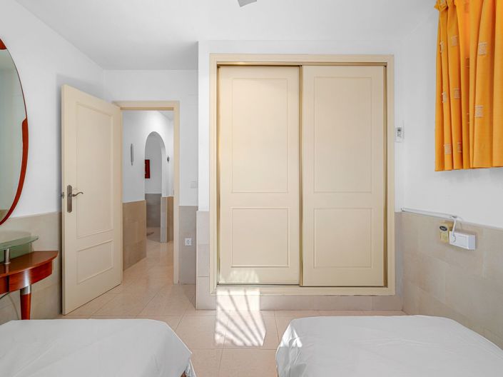 Image No.28-4 Bed Villa for sale