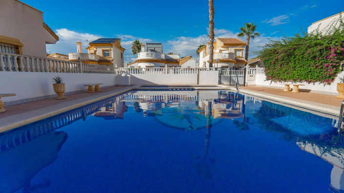 Image No.2-2 Bed Villa for sale