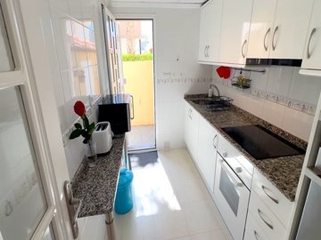 49147_beautifully_presented_2_3_bed_semi_detached_property_with_pool_views_170925141035_template_4_2_2