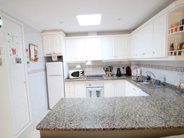 49153_sun_drenched_3_bedroom_property_with_a_large_garden_250925162035_img_7545
