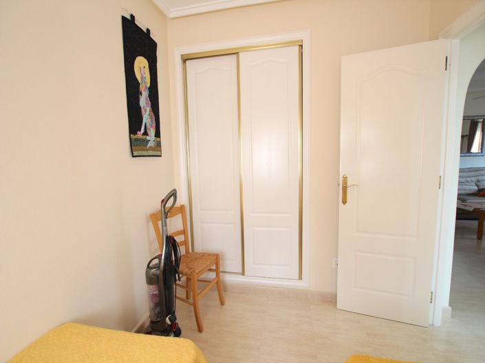 Image No.12-3 Bed Property for sale