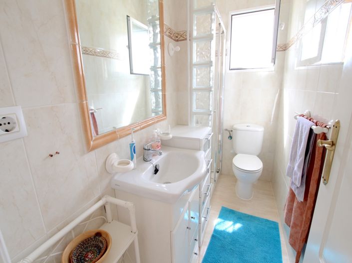 Image No.16-3 Bed Property for sale