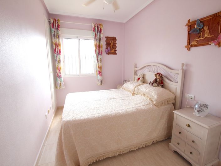 Image No.18-3 Bed Property for sale