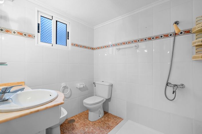 Image No.16-3 Bed Apartment for sale