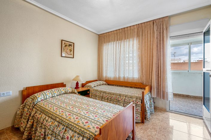 Image No.17-3 Bed Apartment for sale