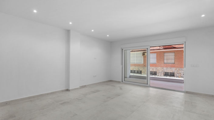 Image No.14-3 Bed Apartment for sale