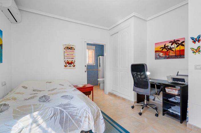 Image No.10-Villa de 5 chambres à vendre à Benijofar