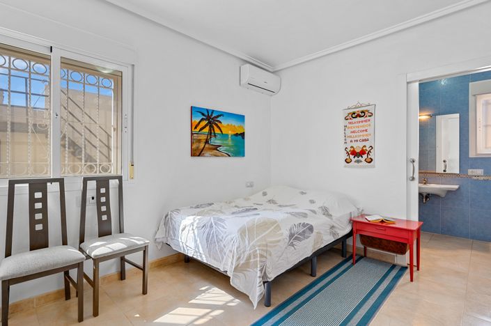 Image No.9-Villa de 5 chambres à vendre à Benijofar