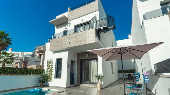 Image No.1-3 Bed Villa for sale