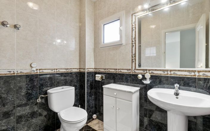 Image No.16-3 Bed Quad for sale