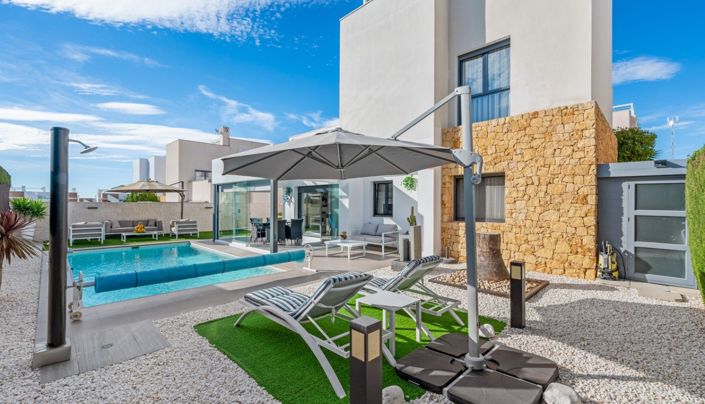 Image No.1-3 Bed Villa for sale