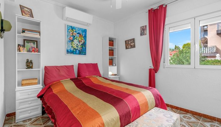 Image No.14-4 Bed Property for sale