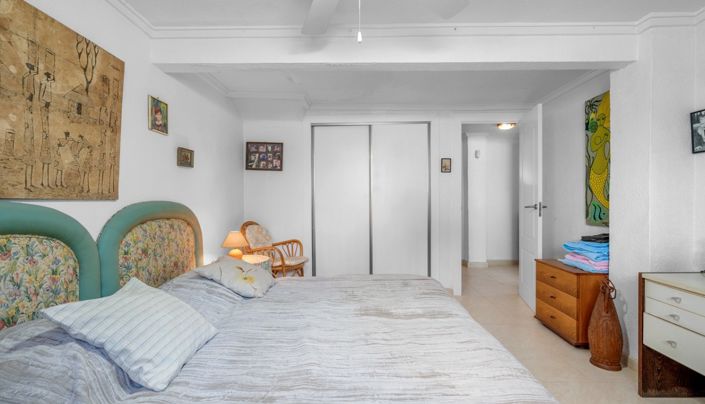 Image No.22-4 Bed Property for sale