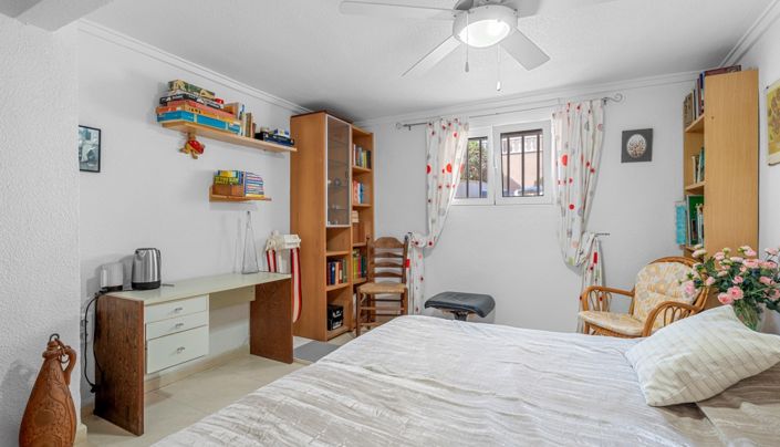 Image No.23-4 Bed Property for sale