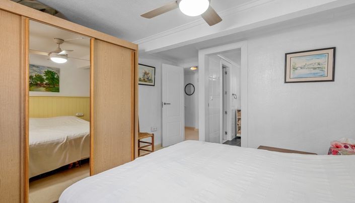 Image No.27-4 Bed Property for sale