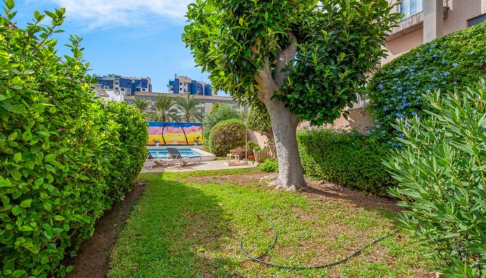 Image No.32-4 Bed Property for sale