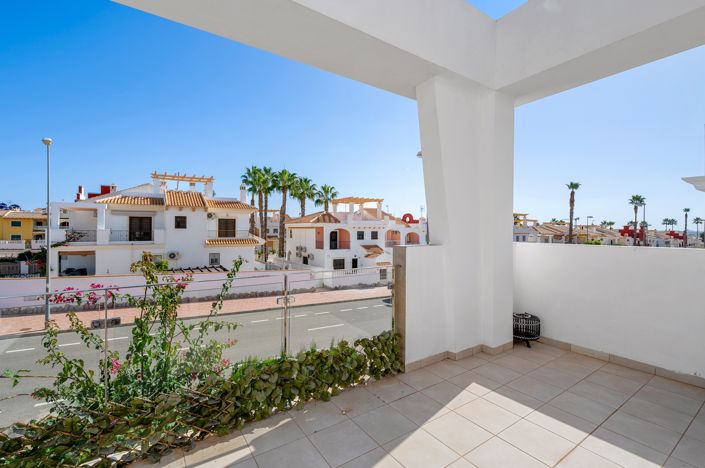 Image No.20-3 Bed Property for sale