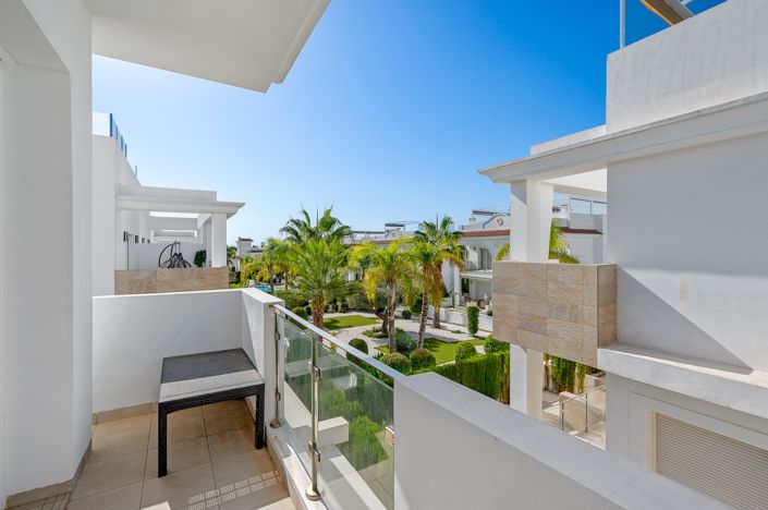 Image No.27-3 Bed Property for sale