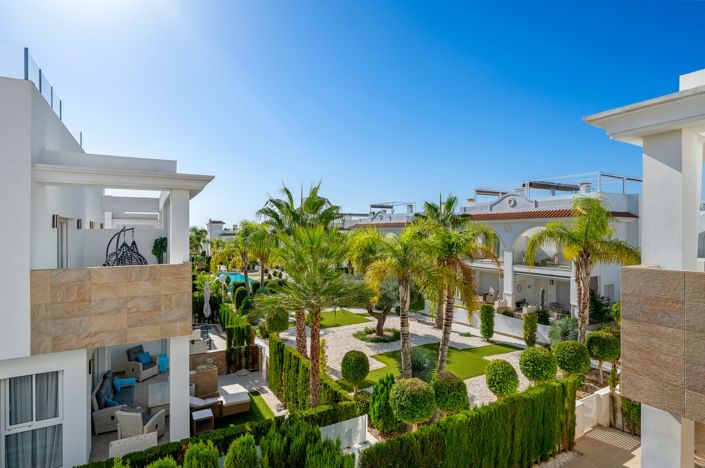 Image No.28-3 Bed Property for sale