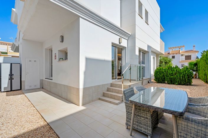 Image No.35-3 Bed Property for sale