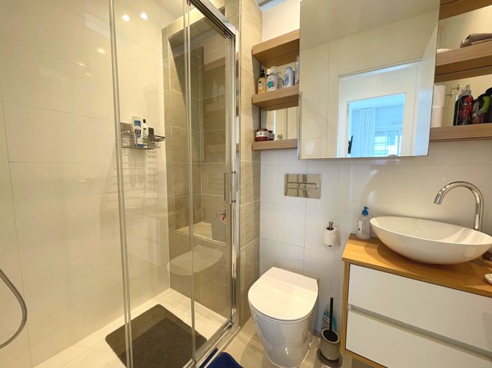 Image No.18-2 Bed Apartment for sale