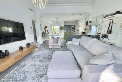 o_1j8as52vko3qcbkbct44i1oju2t