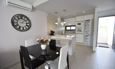 o_1j8te7i311hp21gu015ut1vdv9e68