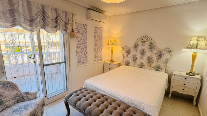 Image No.10-2 Bed Townhouse for sale