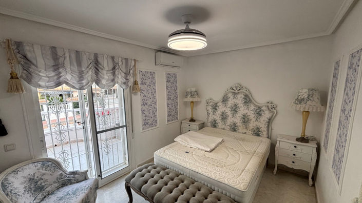 Image No.11-2 Bed Townhouse for sale