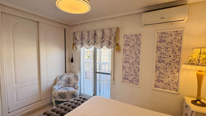 Image No.11-2 Bed Townhouse for sale