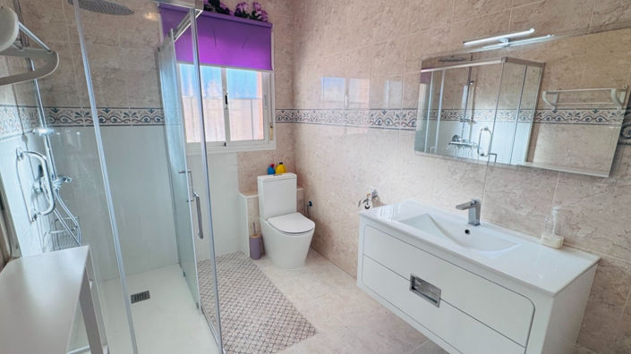 Image No.12-2 Bed Townhouse for sale