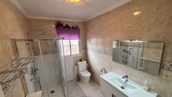 Image No.16-2 Bed Townhouse for sale