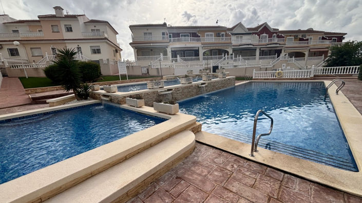 Image No.2-2 Bed Townhouse for sale