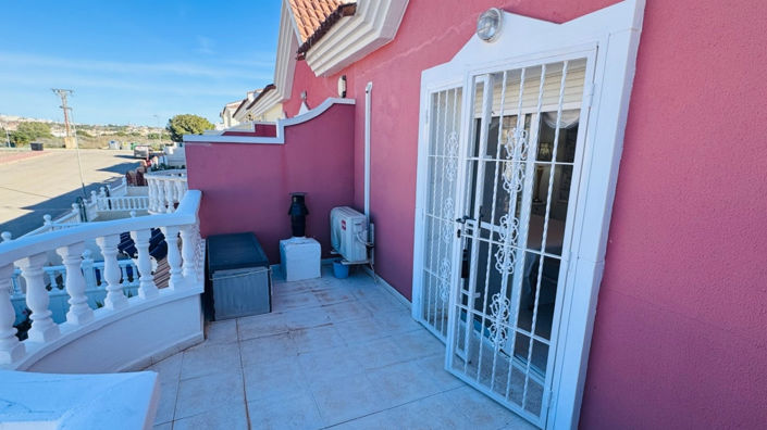 Image No.22-2 Bed Townhouse for sale