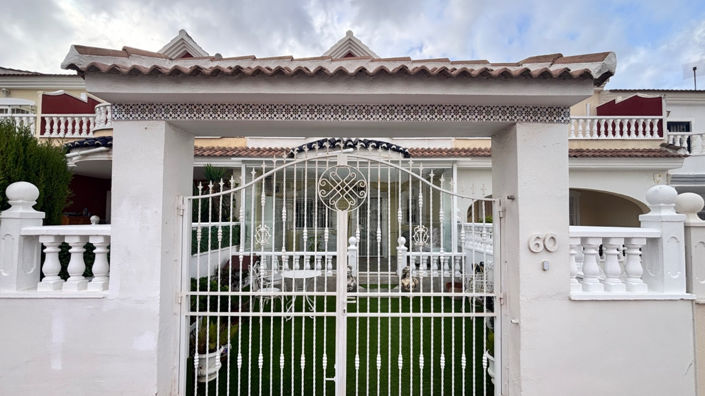 Image No.23-2 Bed Townhouse for sale