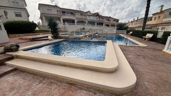 Image No.26-2 Bed Townhouse for sale