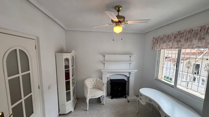 Image No.7-2 Bed Townhouse for sale