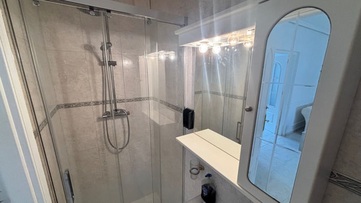 Image No.9-2 Bed Townhouse for sale