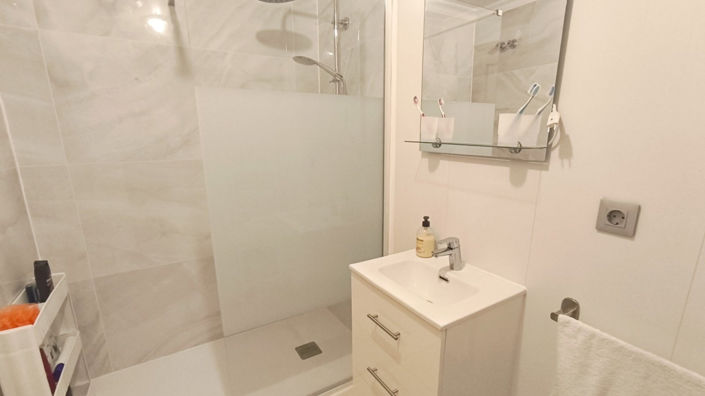 Image No.14-2 Bed Apartment for sale