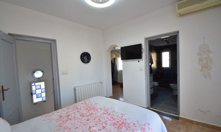 Image No.18-4 Bed Villa for sale