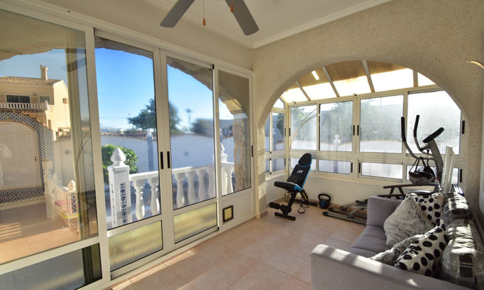 Image No.3-4 Bed Villa for sale