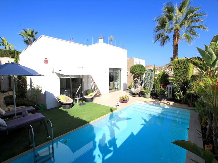 Image No.1-3 Bed Villa for sale