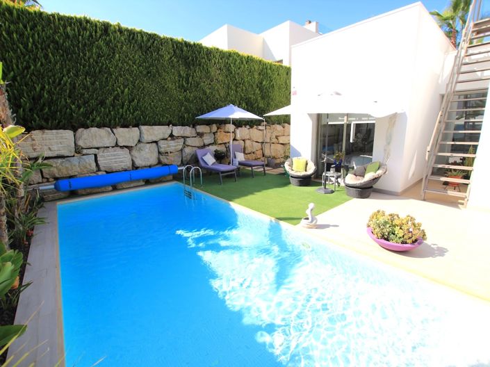 Image No.2-3 Bed Villa for sale