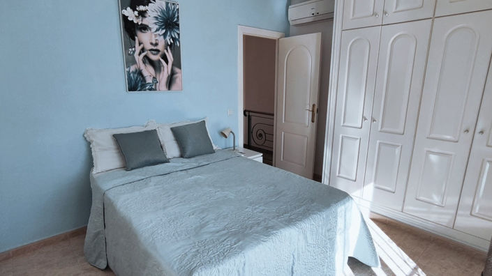 Image No.13-3 Bed Property for sale