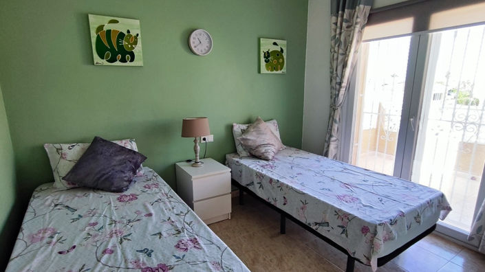 Image No.19-3 Bed Property for sale