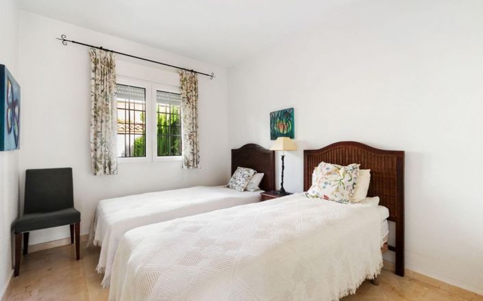 Image No.17-3 Bed Townhouse for sale