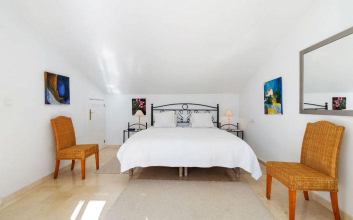 Image No.18-3 Bed Townhouse for sale