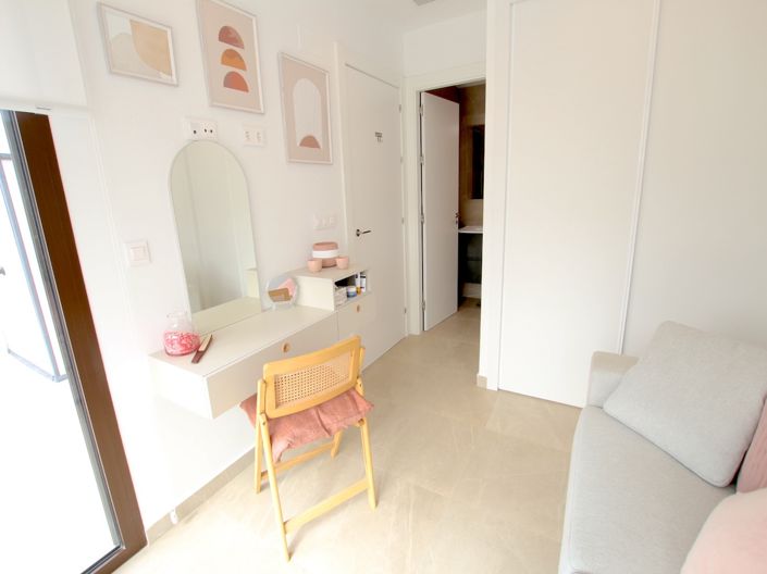 Image No.10-3 Bed Property for sale