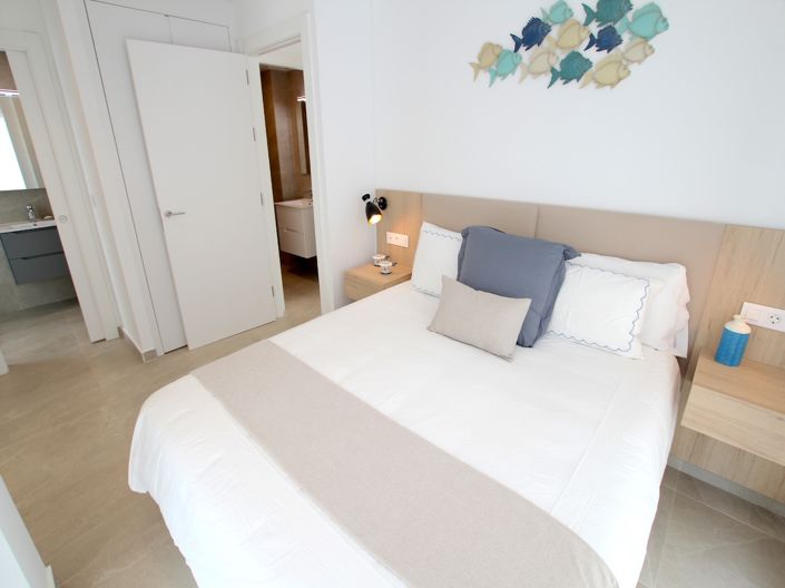 Image No.11-3 Bed Property for sale