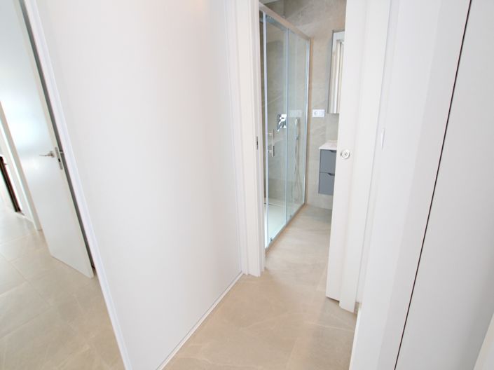 Image No.13-3 Bed Property for sale